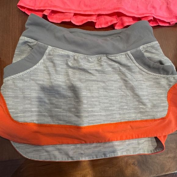 set of 3 Lululemon running skirts and one Lululemon jog top - all size 2 - Picture 7 of 9